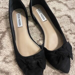 Steve Madden Black Pointed Toe Flats with Bow